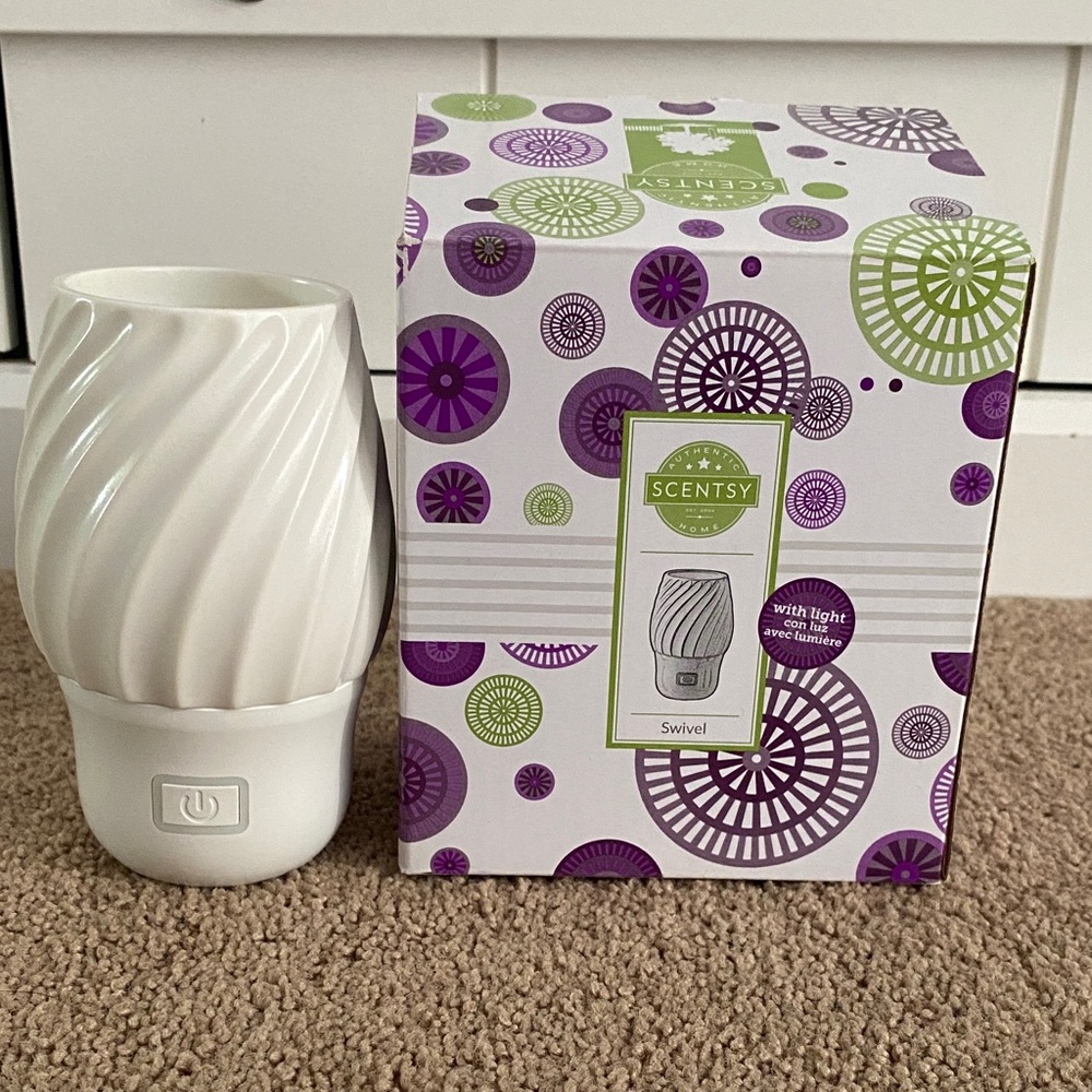 Scentsy Swivel Wall Plug-in Diffuser